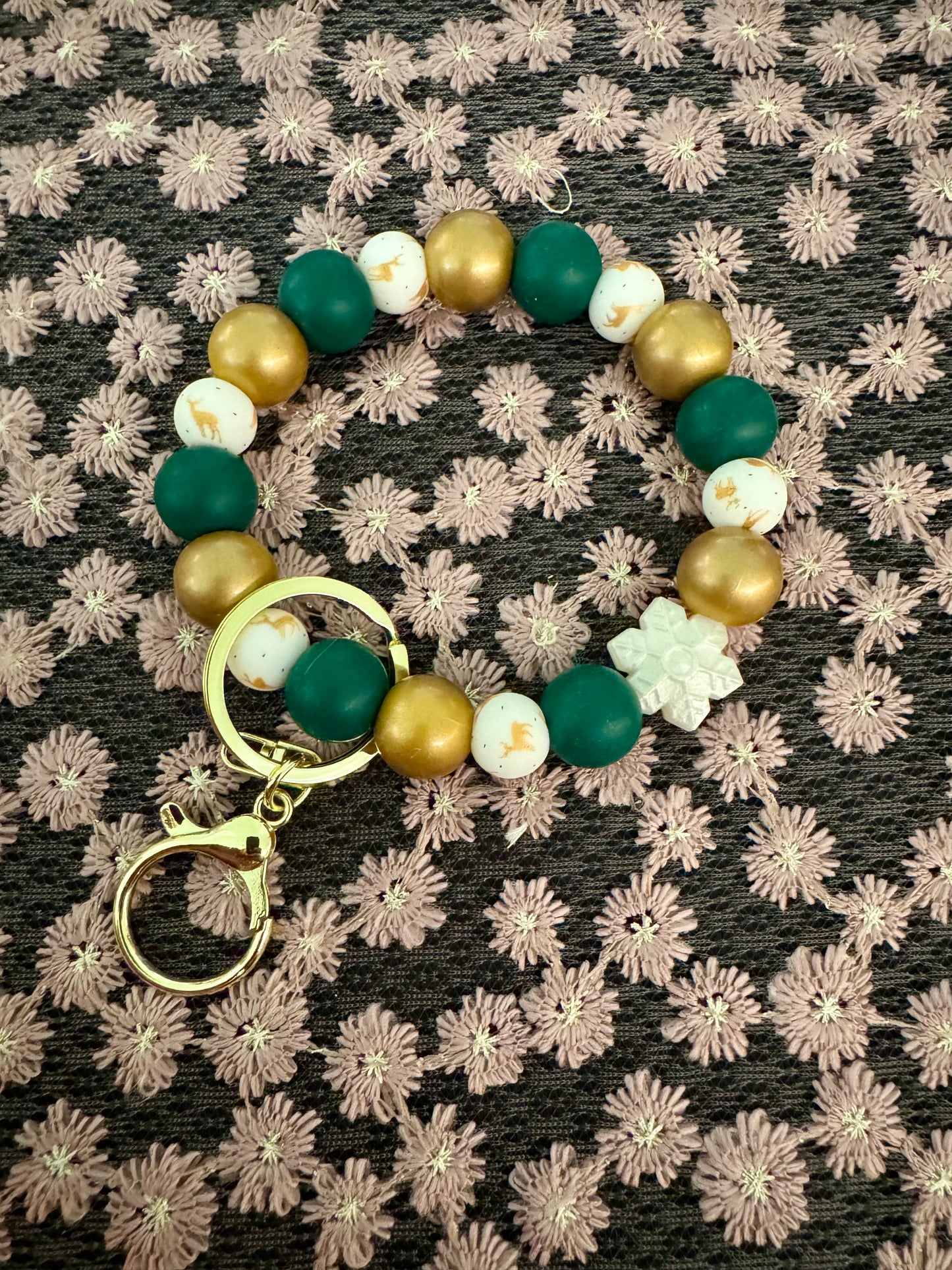 Reindeer with Pearl Snowflake and Green & Gold Wristlet